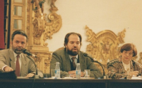 1 Felipe Lázaro (al centro), con Fernández Ferrer e Isabel Castellanos (1993, foto de Jacqueline Alencar)