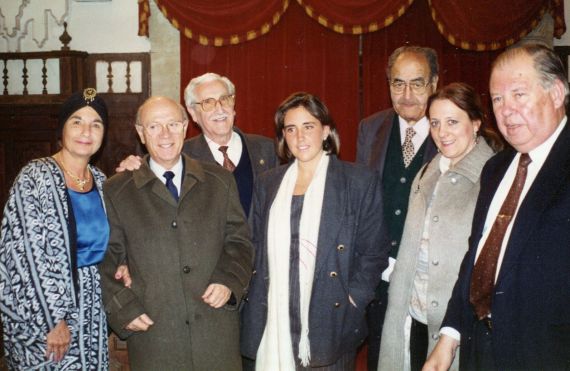 5 Florence Yudin, Alfonso Ortega, Baquero y Ruiz Barrionuevo, más tres patientes de Eugenio Florit (foto de A. P. Alencart, 1994)