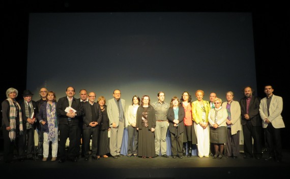 2 Pilar Fernández Labrador con algunos de los  participantes al XVII Encuentro de Poetas Iberoamericanos (Salamanca, octubre, 2014)