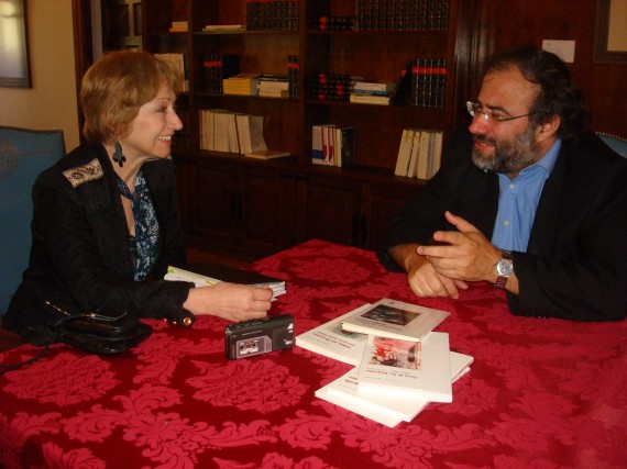 2 Carmen Troncoso y Alfredo Pérez Alencart, en un momento de la entrevista