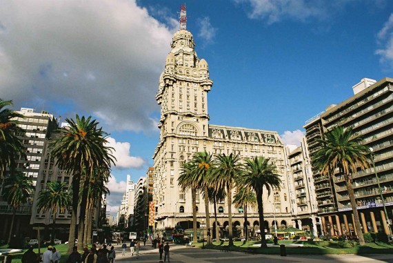 El palacio Salvo, en Montevideo