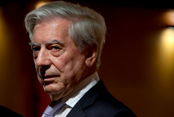 1 El escritor peruano-español Mario Vargas Llosa