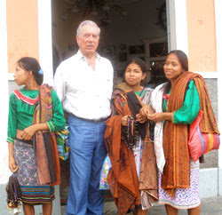 3 Vargas Llosa en Iquitos