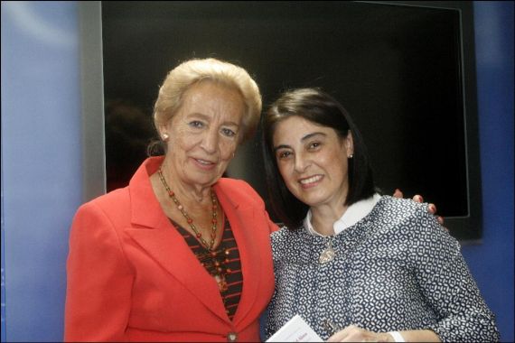 14 Pilar Fernández Labrador y Elena Díaz Santana (1024x768)
