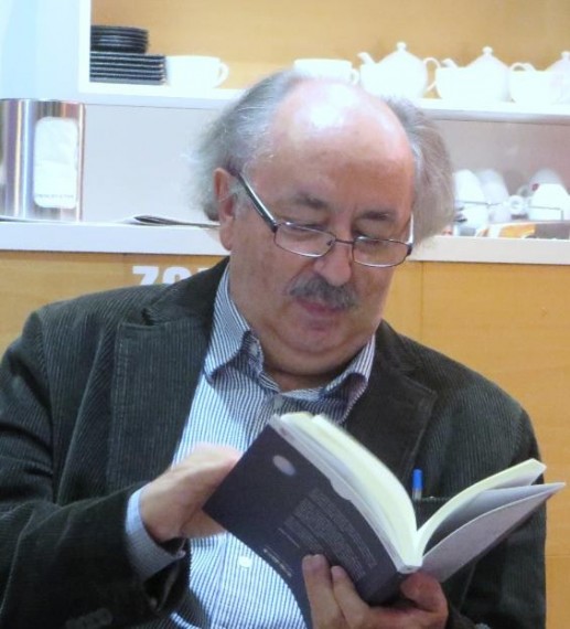 17 Antonio Colinas  en la librería Hydria, presentando a Mario Pérez Antolín (JA)