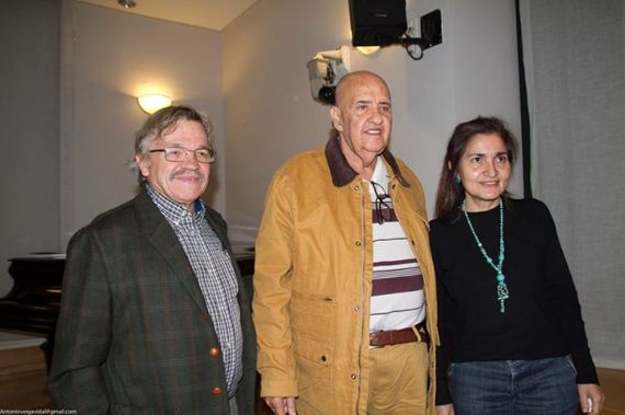 7 El pintor José Carralero, Carlos Nejar y Jacqueline Alencar
