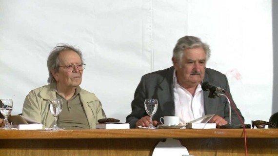 1 El poeta Washington Benavides y el político José Mujica