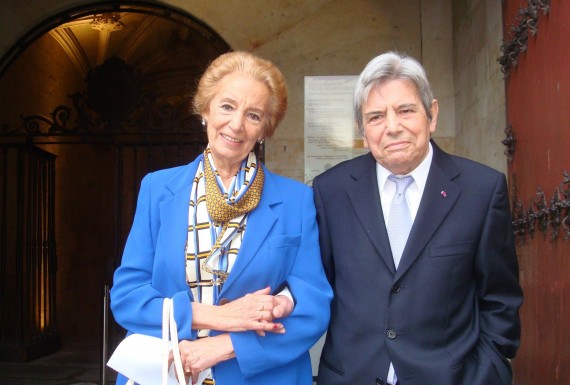 2 Pilar Fernández Labrador y el poeta portugués António Salvado, actual presidente del jurado (foto de Jacqueline Alencar)