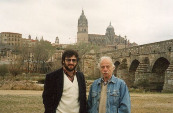 4 Alfredo Pérez Alencart y el poeta peruano Alejandro Romualdo (1992, foto de Jacqueline Alencar)