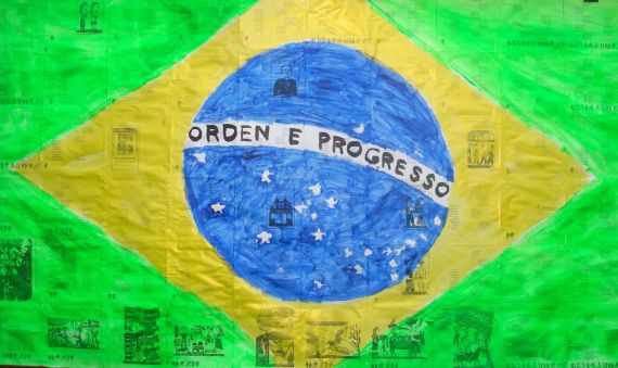 10 Bandera brasileña pintada por Miguel Elías sobre una novela de Cláudio Aguiar