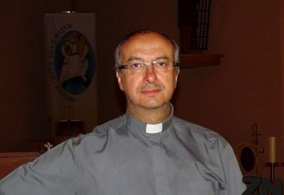 5 El párroco y profesor Jesús Campos-Santiago