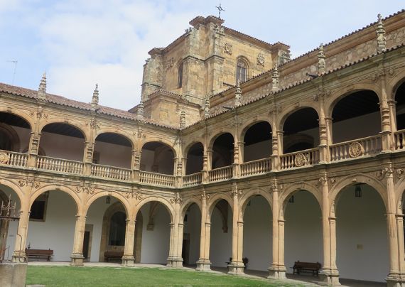 7 Claustro del Colegio Fonseca (foto de Jacqueline Alencar)