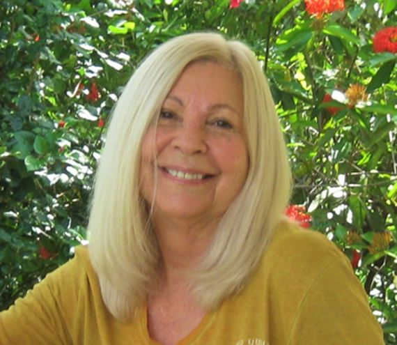 12 La poeta y profesora cubano-brasileña Aymée G. Bolaños