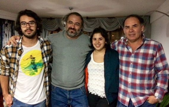 16 Con su primo Carlos Vinelly y sus sobrinos Sebastián y Valeria