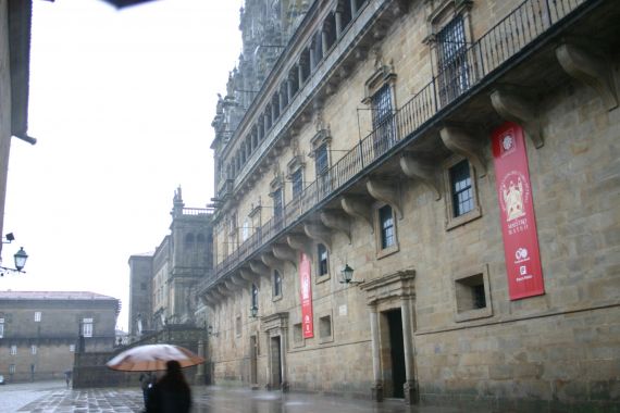 4 Santiago de Compostela. Obradoiro. Lloviendo