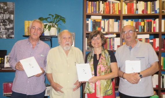 2 Salvador Retana, Antonio Oteyza, J. M. Muñoz Quirós y María Ángeles Pérez López (foto de Jacqueline Alencar)