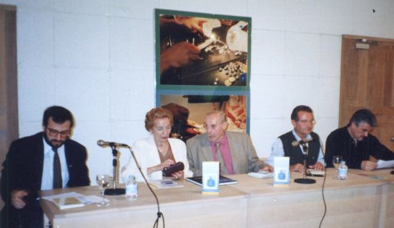 9 Alencart, Fernández Labrador, Tundidor, Rodríguez y González, durante el primer homenaje salmantino al zamorano, en el año 2000 (foto de Jacqueline Alencar)