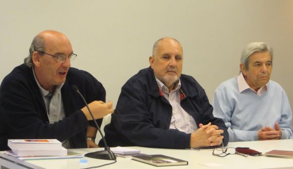 1 José María Muñoz Quirós, Enrique Viloria y António Salvado, el día de la presentación dentro de los actos del XX Encuentro de Poetas Iberoamericanos