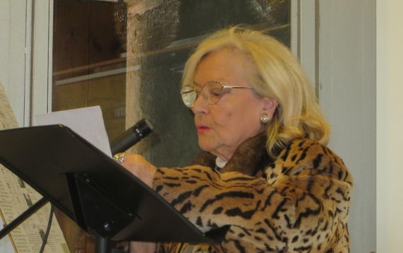 1 La poeta Araceli Sagüillo