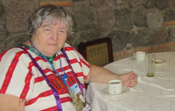 13 Margaret Saine en el comedor del Hotel Granada, Nicaragua, (foto de Jacqueline Alencar)
