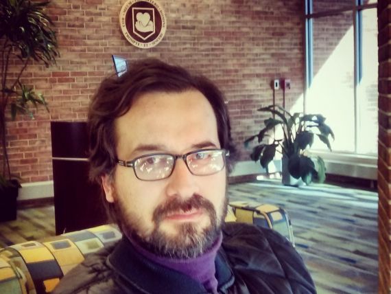 1 El poeta y editor chileno Luis Cruz-Villalobos