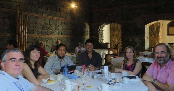 1B Guillermo Bianchi, al centro, con poetas de España, México, Aruba, Colombia y Perú (Granada, 2018, foto de Jacqueline Alencar)