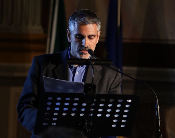 2 El poeta, profesor y traductor Gianni Darconza