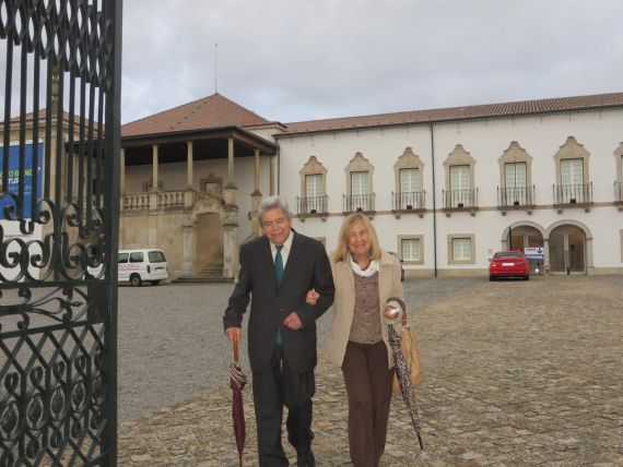 9 Antonio y Adelaide, saliendo del Museo Tavares Proença Junior