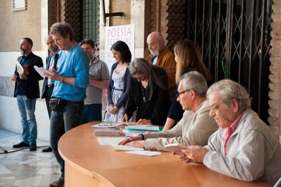 9 Beppe Costa, Stefano Iori, Antonino Caponnetto y otros poetas, en Mantua