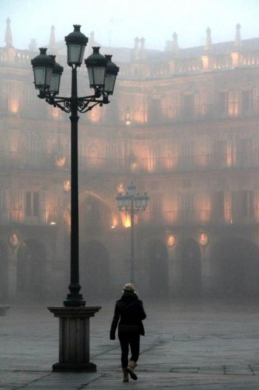 13 Plaza Mayor y niebla. Foto de José Amador Martín