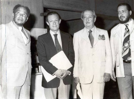 9 Vicente Gerbasi, a su derecha Juan Liscano, a la izquierda Ludovico Silva