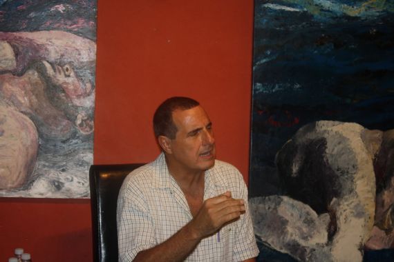 1 El poeta y ensayista cubano Jesús Barquet