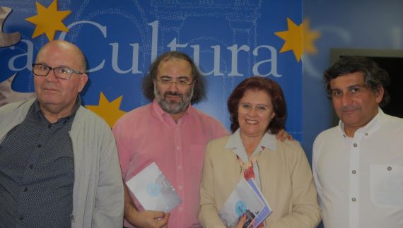 4 Alencart con los editores y poetas Victor Oliveira Mateus, Joao Artur Pinto y Leocádia Regalo, en Salamanca (foto de Jacqueline Alencar)
