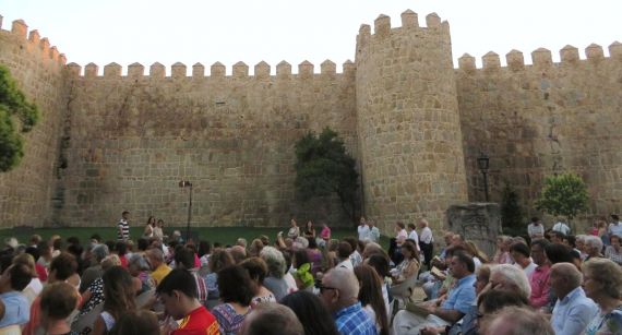 5 Parte del público asistente al homenaje a Lorca