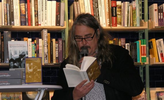 1 El escritor holandés Ilja Leonard Pfeijffer