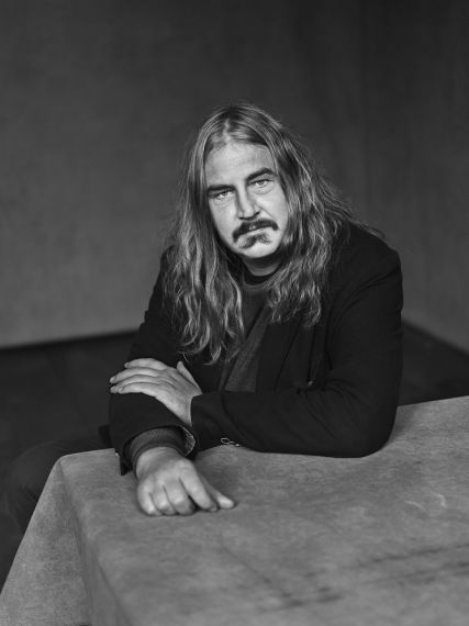 AQUÍ VIVE EL MEJOR ESCRITOR DEL MUNDO”. CRÓNICA DE JOSÉ PULIDO SOBRE EL  HOLANDÉS ILJA LEONARD PFEIJFFER