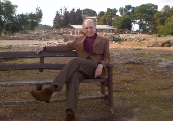 9 Vicente Echerri en las ruinas de Festos, Creta