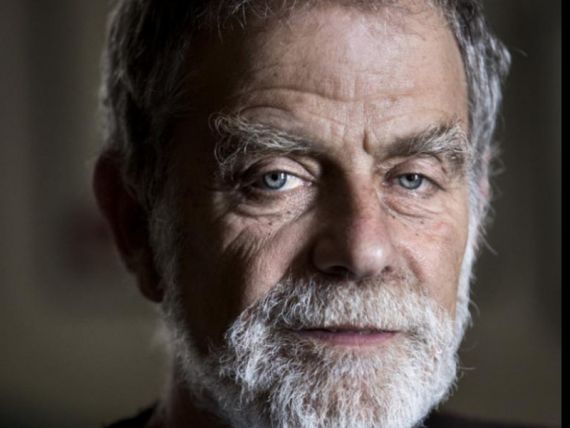 1 El poeta y traductor John Oliver Simon