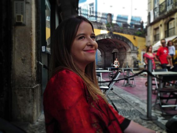 1 La poeta Sara F. Costa