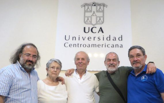 3 Humberto Avilés, con Alencart, Najlis, Coco y Sauma, en la Universidad Centroamericana de Managua (foto de Jacqueline Alencar)