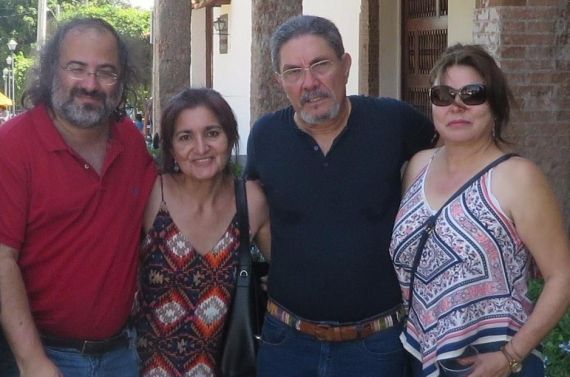 5 Humberto Avilés y Juanita Büschtin, con A. P. Alencart y Jacqueline Alencar,en Granada (Nicaragua)