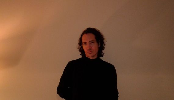 1 El poeta Jonatán Reyes