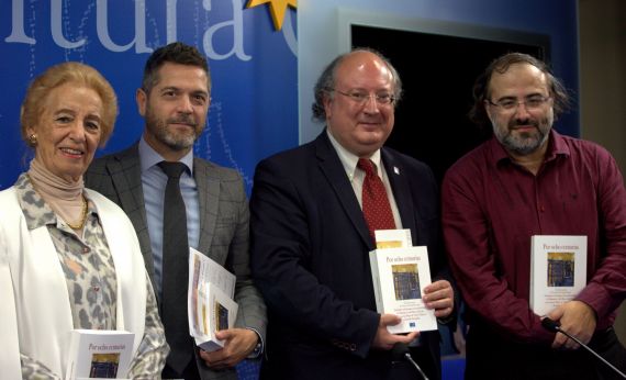 1 Pilar Fernández Labrador, Julio López, Enrique Cabero y Alfredo Pérez Alencart (Foto de José Amador Martín)
