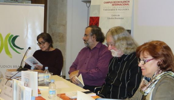 4 Lectura de J. Alencar, con A. P. Alencart, Faria y Regalo (foto de Joao Rasteiro)