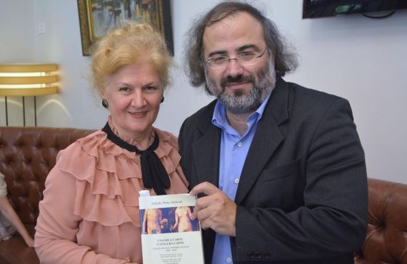 1 Carmen Bulzan y Alfredo Pérez Alencart, en Bucarest (foto de Dragos Ionita)