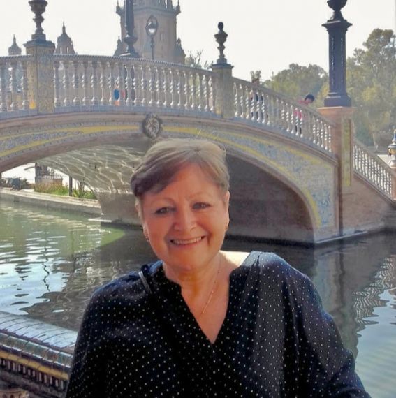 1 La poeta Trini Reina