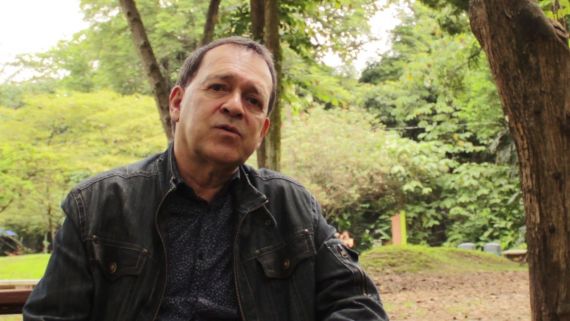 11 El escritor Óscar Castro García