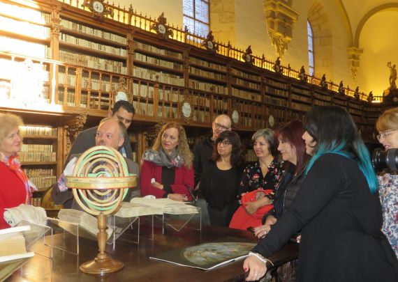 12 En la Biblioteca Histórica de la Universidad (foto de Jacqueline Alencar)