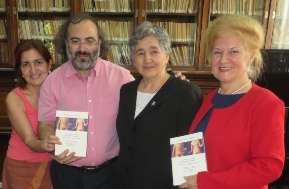 3 Jacqueline Alencar, A. P. Alencart, Elena Liliana Popescu y Carmen Bulzan, en la Biblioteca de Craiova
