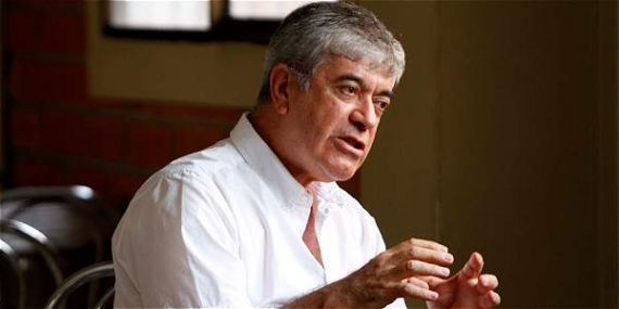 8 El escritor, editor y fotógrafo Jairo Osorio